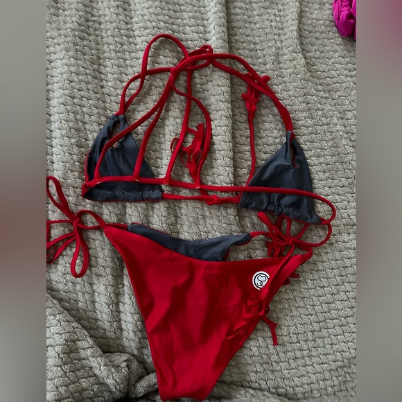 SimiSwimwear Reversible Red & Grey "V"
Shaped Triangle Top and Brazilian Bottoms - Picture 4 of 4